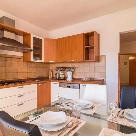 Awesome In With Kitchen Pula