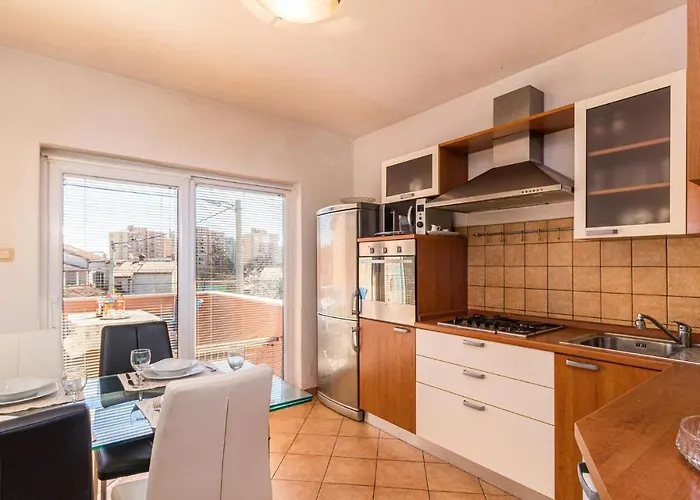 Awesome In With Wifi 아파트 풀라